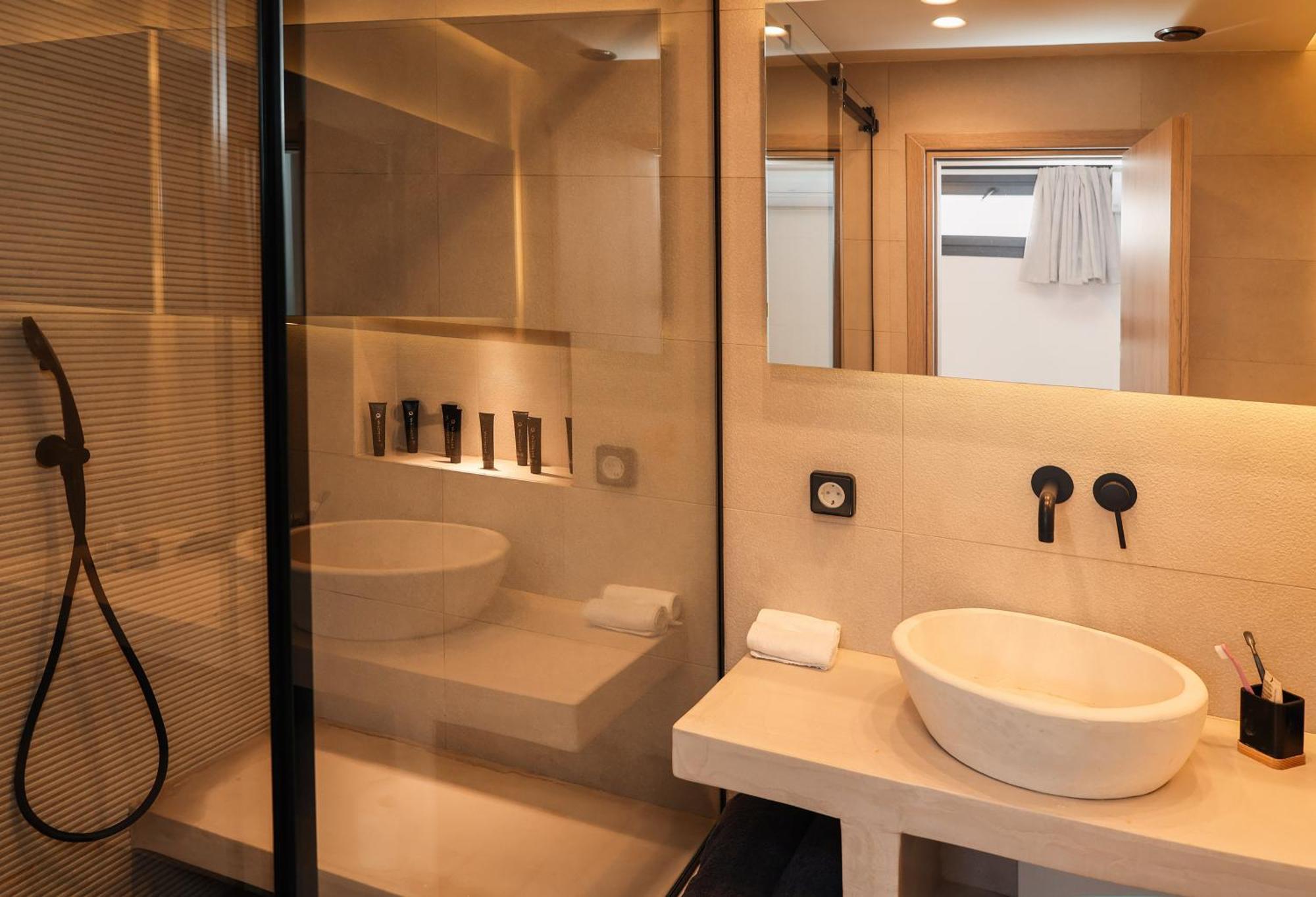 אויה North Wind Luxury Suites מראה חיצוני תמונה